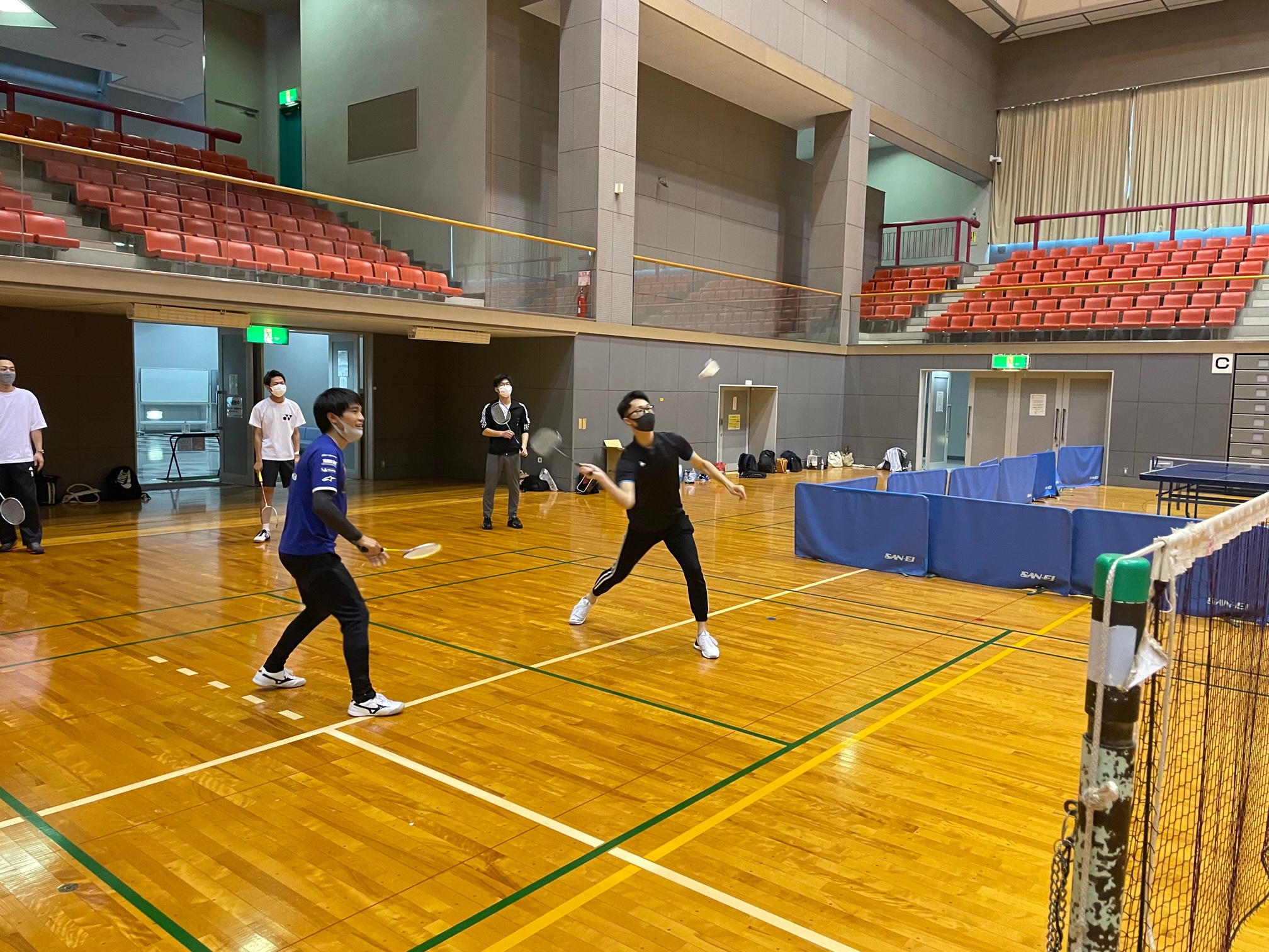 バドミントン試合風景